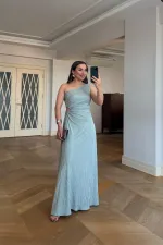 Tek Kol Bel Dekolteli Uzun Elbise