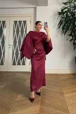 Kayık Yaka Kol Detaylı Saten Elbise