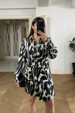 Kruvaze Bağlamalı Desenli Saten Midi Elbise