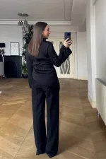 Dik Yaka Dantel Detaylı Asimetrik Bluz