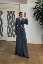 V Yaka Toka Detaylı Uzun Kollu Elbise