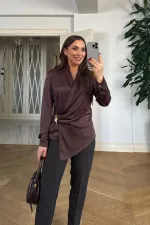 Kruvaze Yaka Tokalı Uzun Kollu Saten Bluz