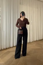 V Yaka Dantel Detaylı Bluz