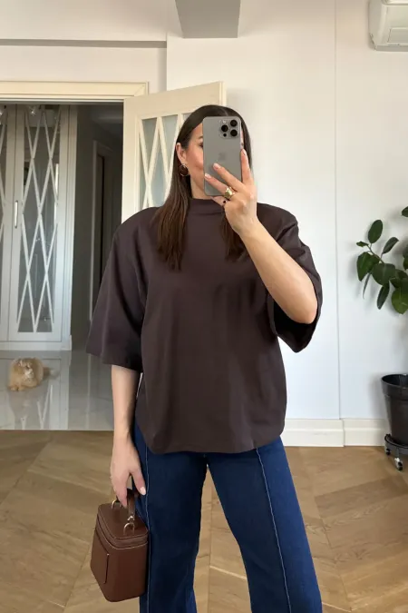 Sırt Detaylı Vatkalı Kadın Tişört