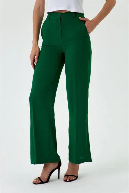 Yırtmaç Detaylı Bol Paça Kadın Pantolon