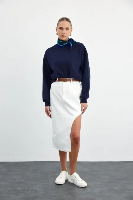 Asimetrik Yırtmaç Detaylı Midi Kot Etek