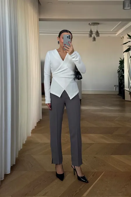 Paçası Yırtmaçlı Kadın Pantolon