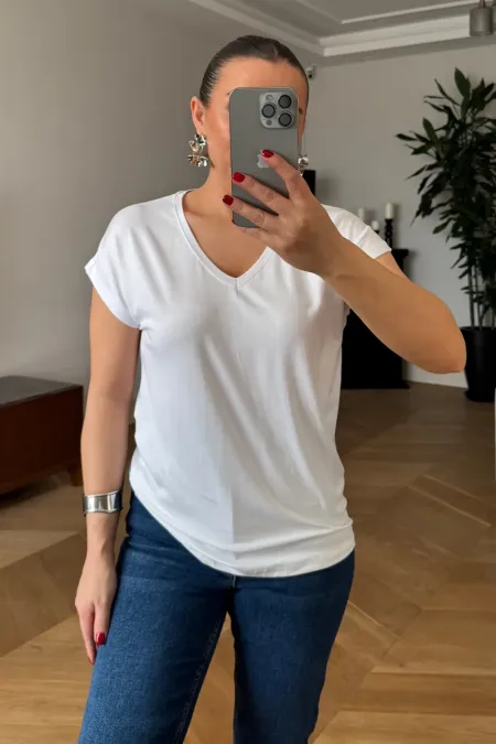 V Yaka Basic Kadın Tişört