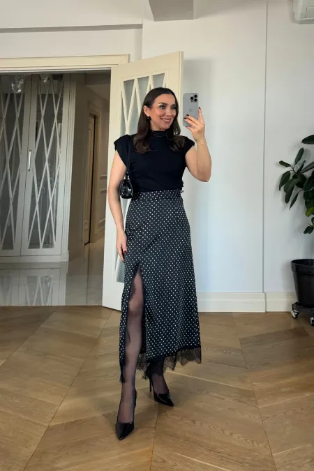 Jupe midi à pois ornée de dentelle