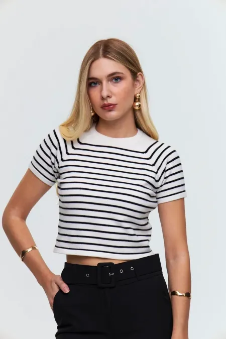 Bisiklet Yaka Kısa Kollu Çizgili Triko Bluz