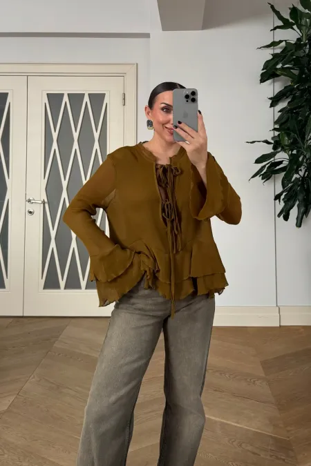 Bağcık Detaylı Fırfırlı Uzun Kollu Bluz