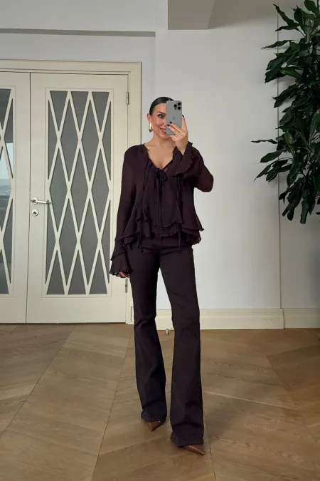 Bağcık Detaylı Fırfırlı Uzun Kollu Bluz