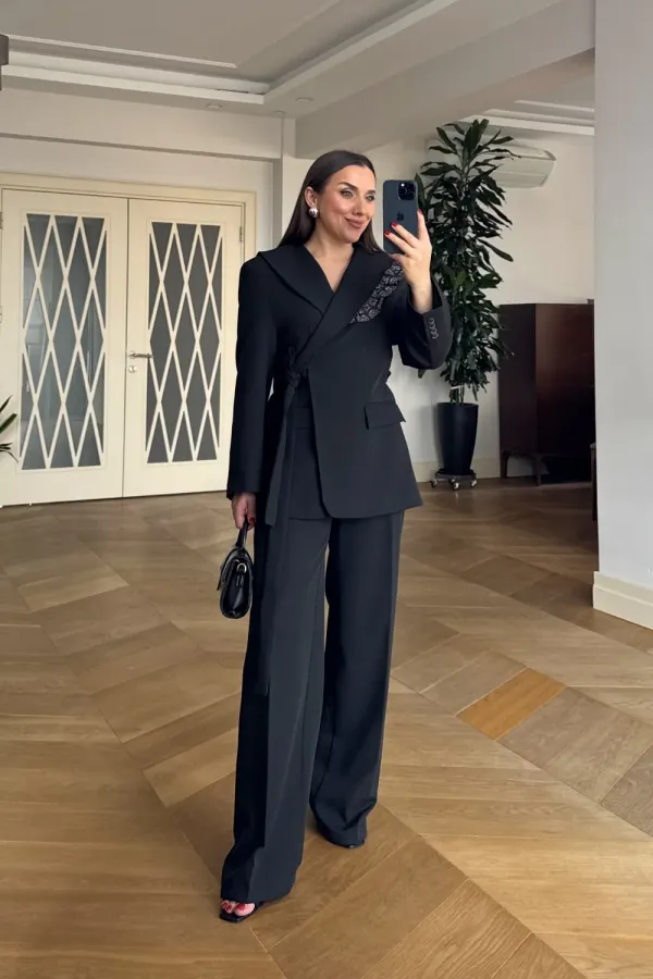 Women's Blazer Jacket and Pants Suit with Cape Detail Women's Blazer Jacket and Pants Suit with Cape Detail