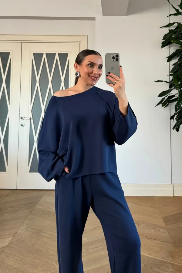 Ensemble sweat-shirt à col bateau et pantalon pour femme