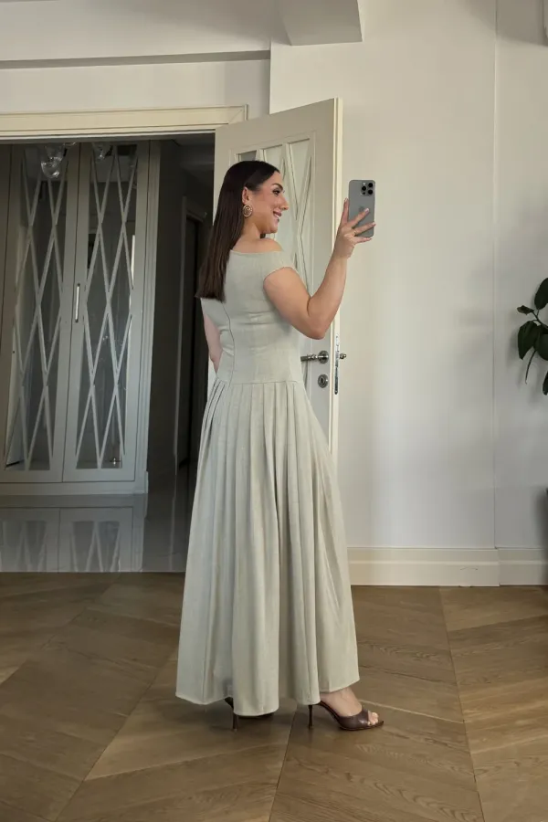 Kayık Yaka Pile Detaylı Midi Elbise