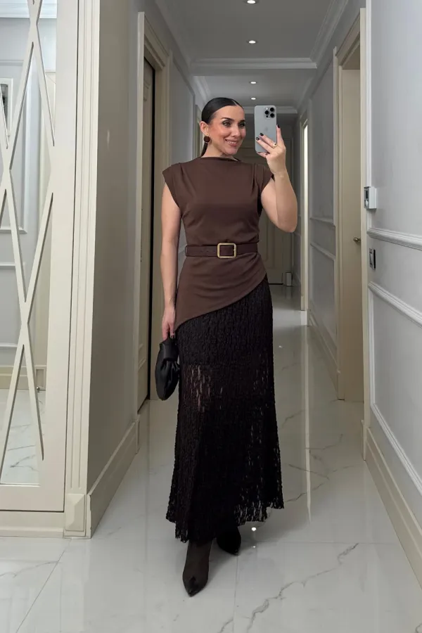 Vatkalı Asimetrik Sıfır Kol Bluz