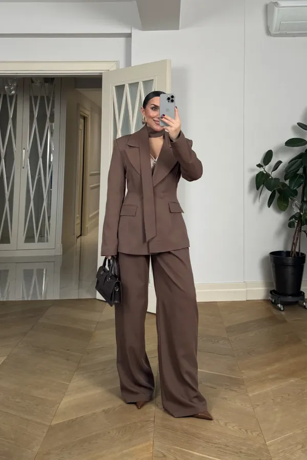 Fular Detaylı Blazer Kadın Ceket