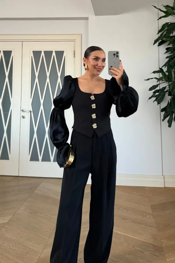 Kare Yaka Uzun Kollu Bluz