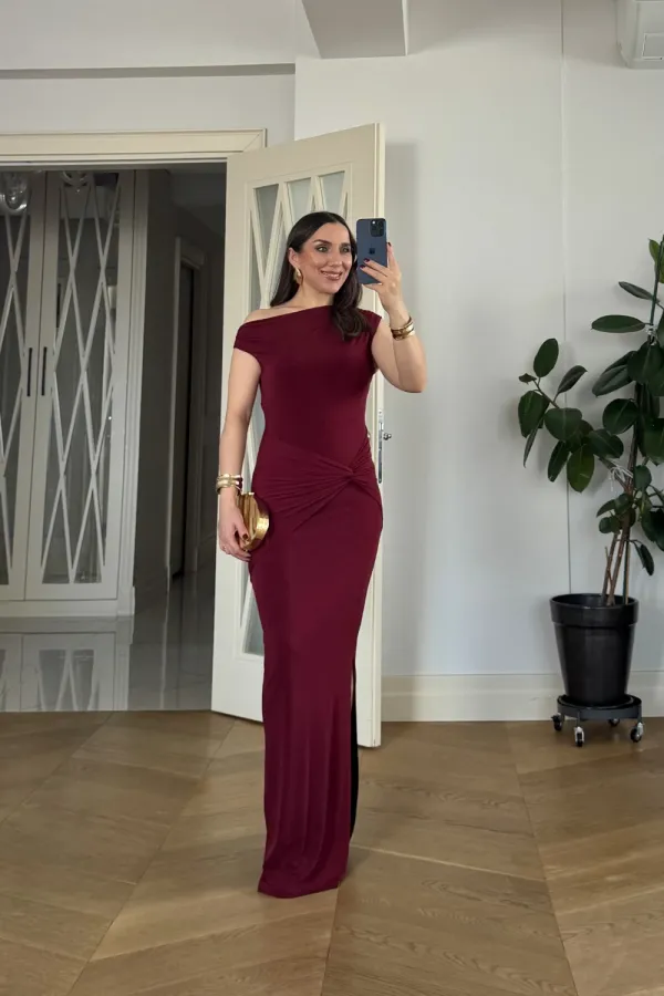 Düşük Omuz Düğüm Detaylı Uzun Elbise