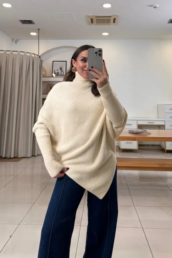 Balıkçı Yaka Asimetrik Triko Kadın Kazak