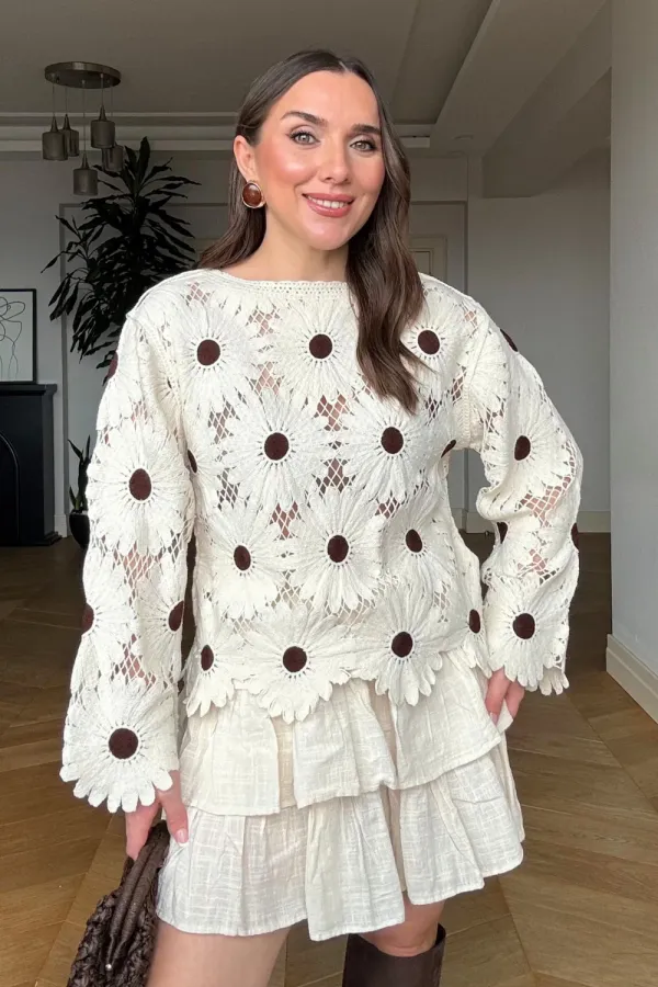 Daisy Pattern Crochet Blouse