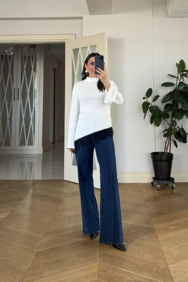 Dik Yaka Dantel Detaylı Asimetrik Bluz