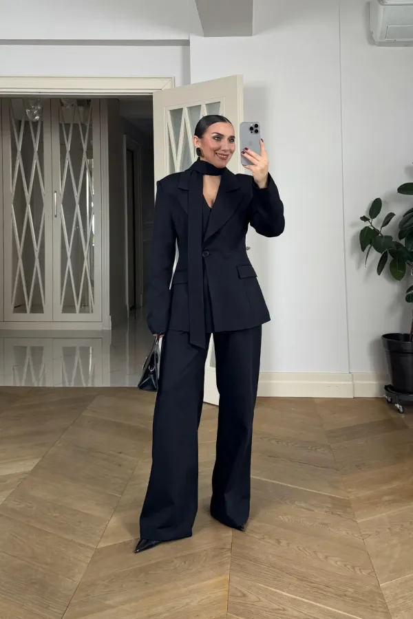 Fular Detaylı Blazer Kadın Ceket