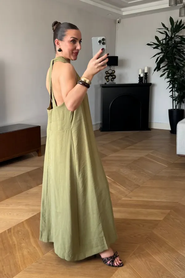 Sırt Dekolteli Uzun Elbise