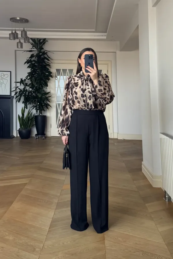 Dikiş Detaylı Bol Paça Kadın Pantolon