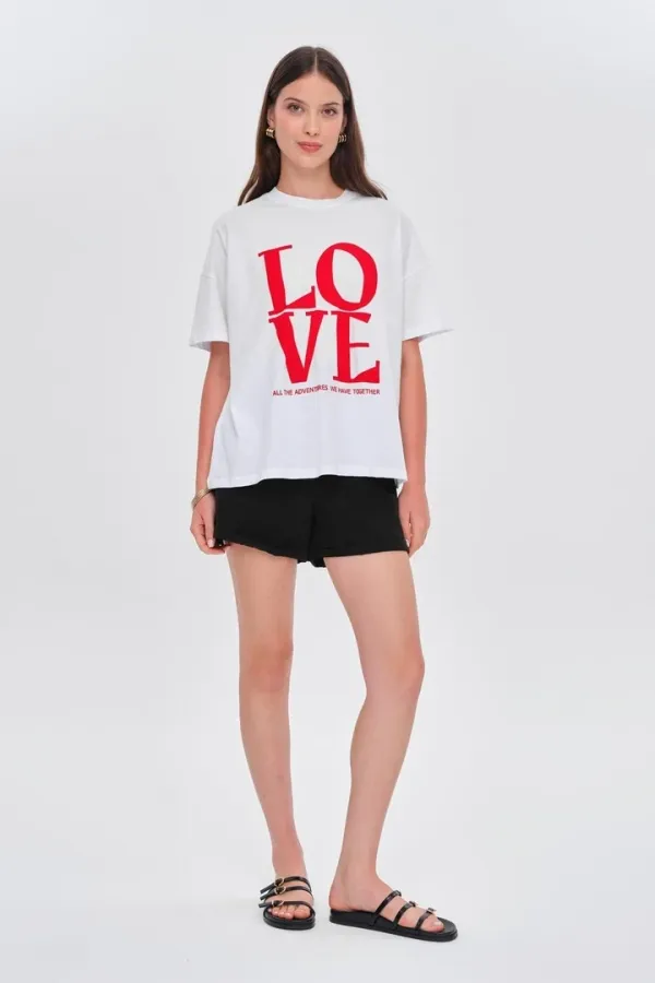 Bisiklet Yaka Love Baskılı Kadın Tişört