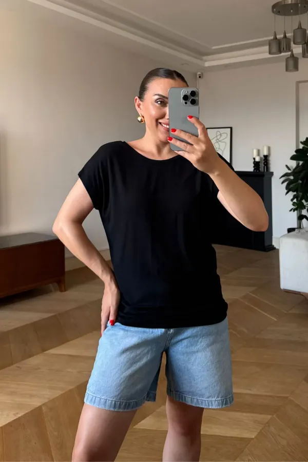 Bisiklet Yaka Arkası V Kadın Tişört