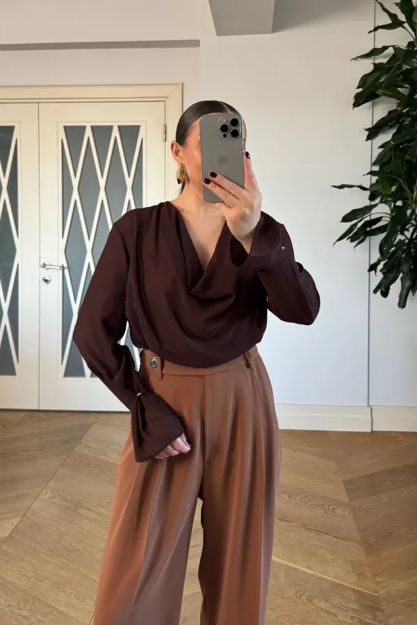 Degaje Yaka Kol Detaylı Bluz