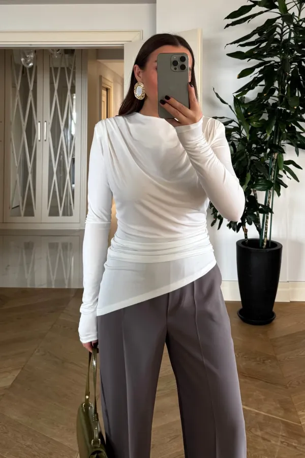 Vatkalı Asimetrik Uzun Kollu Bluz