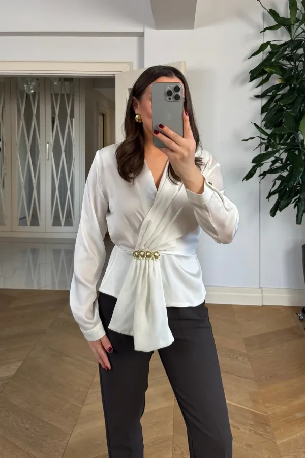 Kruvaze Yaka Uzun Kollu Bluz