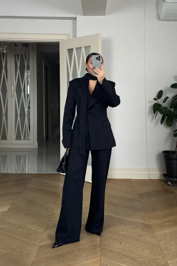 Fular Detaylı Blazer Kadın Ceket