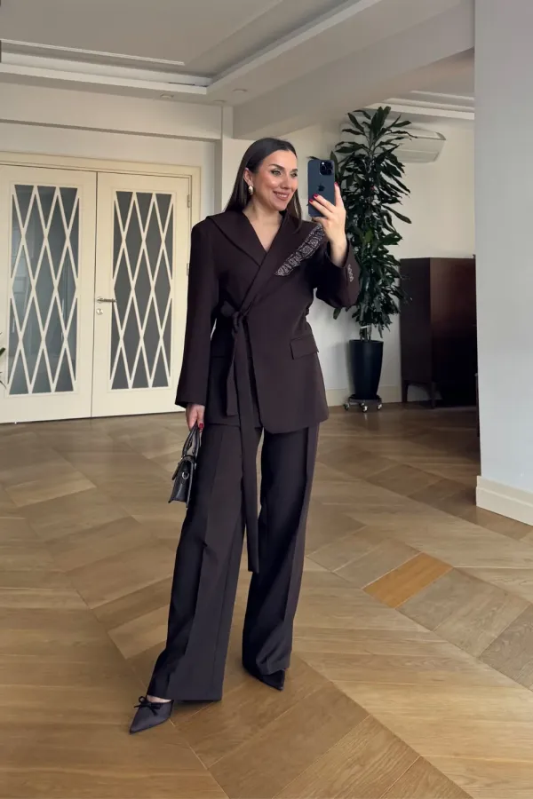 Pelerin Detaylı Blazer Ceket Pantolon Kadın Takım Pelerin Detaylı Blazer Ceket Pantolon Kadın Takım