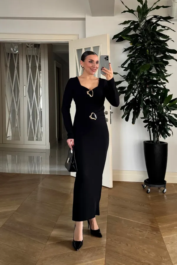 Kalp Yaka Uzun Kollu Elbise