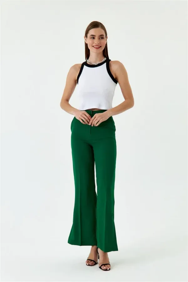 Yırtmaç Detaylı Bol Paça Kadın Pantolon