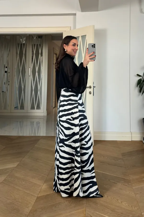 Zebra Desenli Yırtmaçlı Uzun Etek