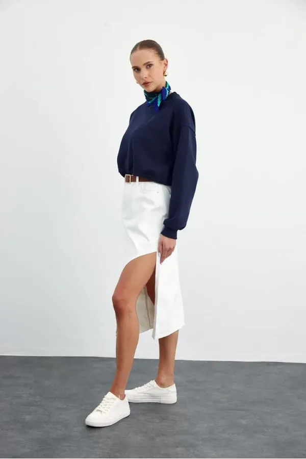 Asimetrik Yırtmaç Detaylı Midi Kot Etek