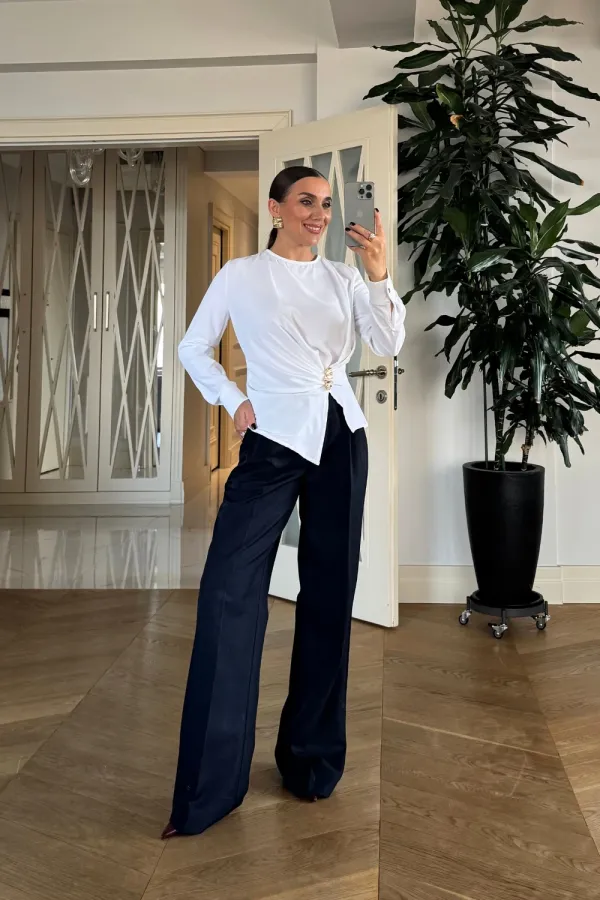 Toka Detaylı Uzun Kollu Bluz