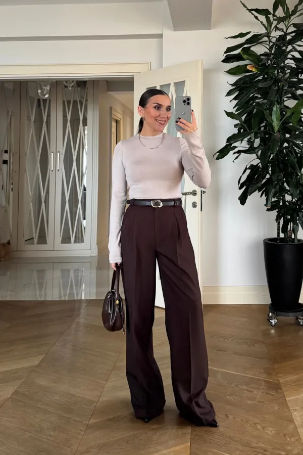 Düz Kesim Pileli Kadın Pantolon