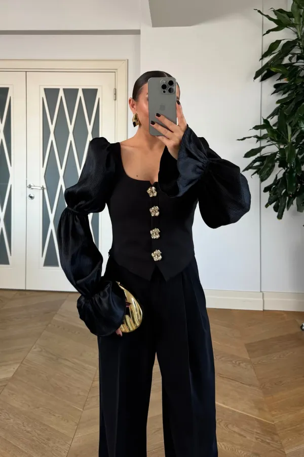 Kare Yaka Uzun Kollu Bluz