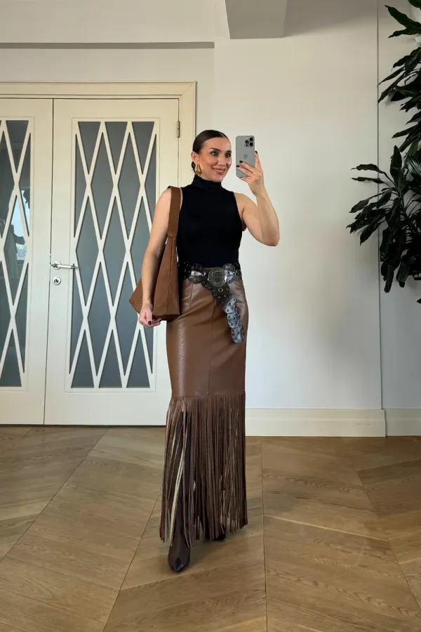 Suni Deri Püskül Detaylı Mini Etek