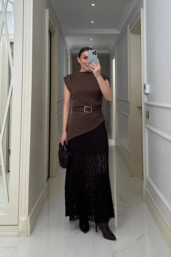 Vatkalı Asimetrik Sıfır Kol Bluz