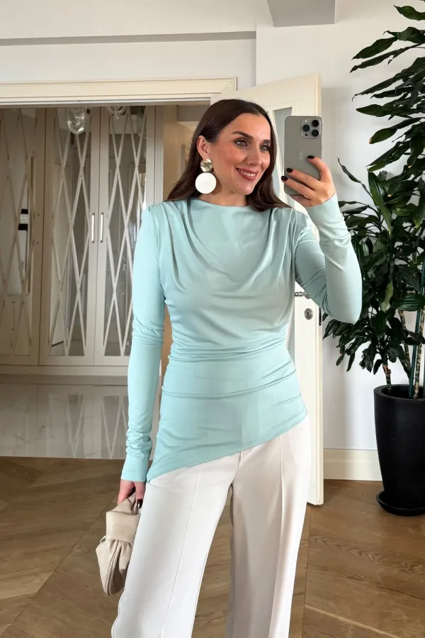 Vatkalı Asimetrik Uzun Kollu Bluz