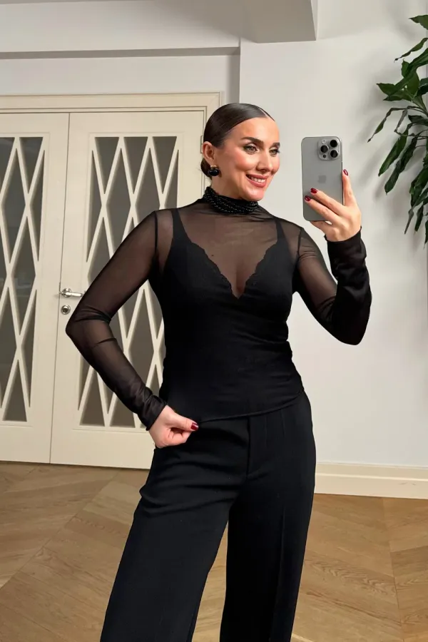 Dik Yaka Transparan Tül Bluz