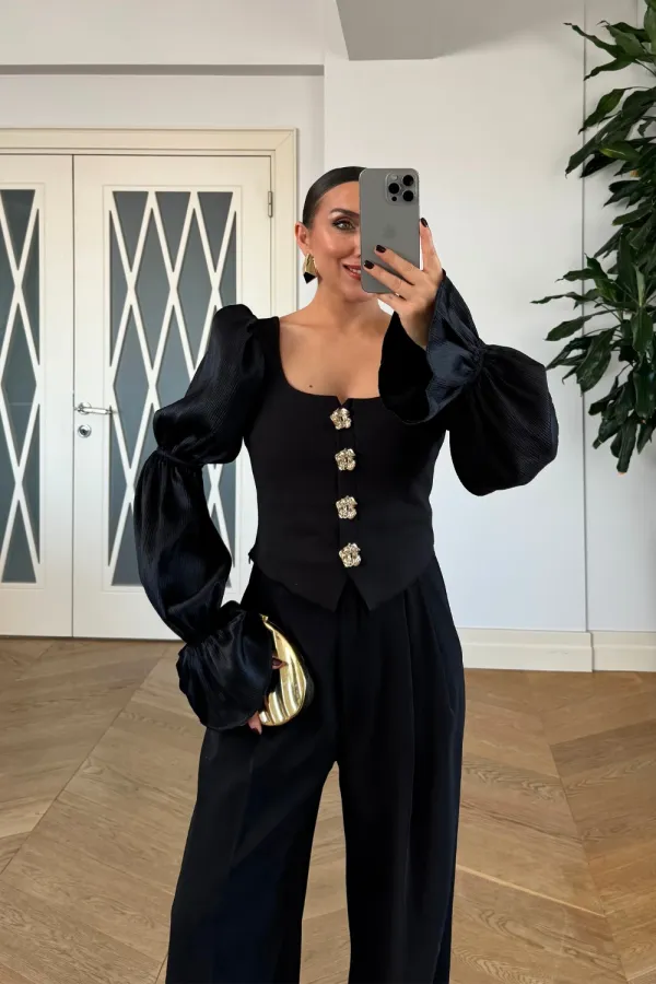 Kare Yaka Uzun Kollu Bluz