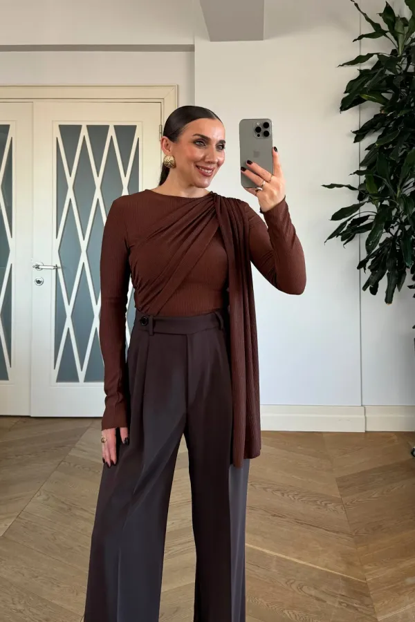 Kemer Detaylı Düz Kesim Kadın Pantolon