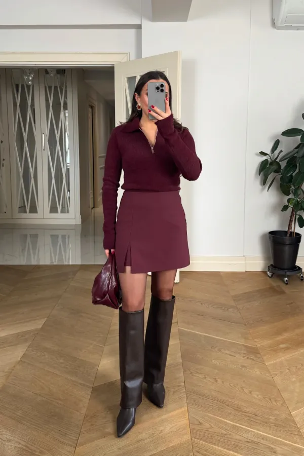 Yırtmaç Detaylı Mini Şort Etek